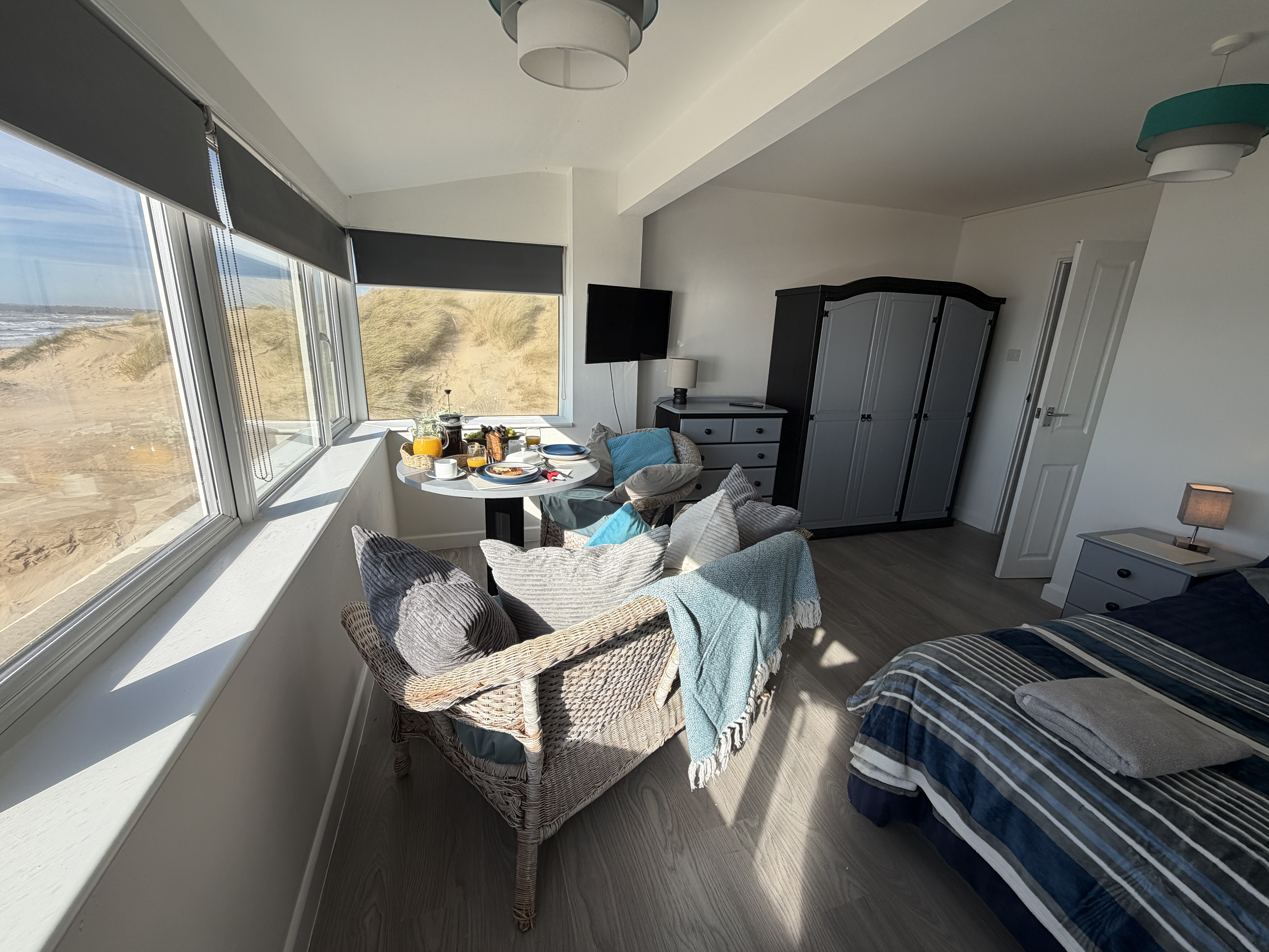 main-bedroom-storage